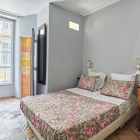 Le Petit Borda Hotel 3*
