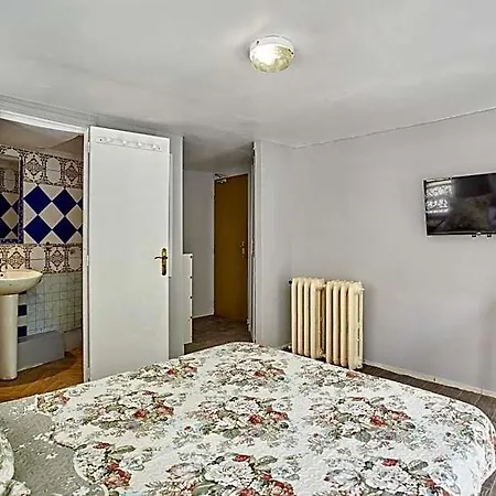 Hotel Le Petit Borda 3*