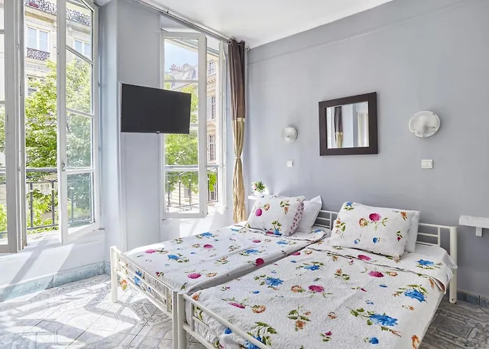 Le Petit Borda Hotel